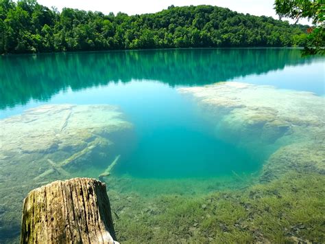 Hiking Green Lakes State Park