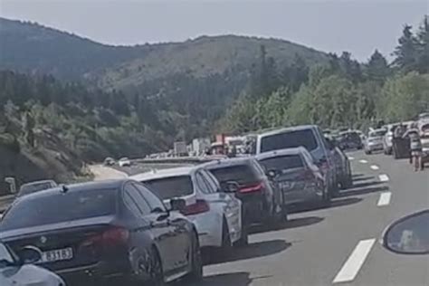 VIDEO Kolona Od Gotovo 10 Km Formirala Se Na Autocesti A1 Stojimo Evo