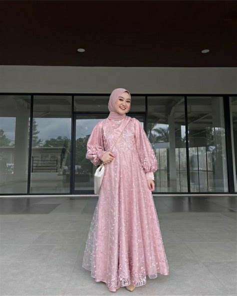 Pin By Kharisma Eka On Ref Kebaya In 2024 Dress Pesta Fashion Plus