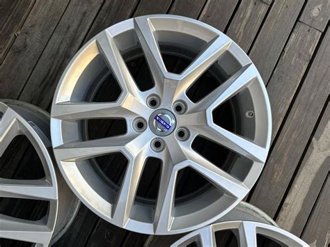 Oryginał felgi 18cali Volvo V60 S60 V70 S80 XC40 XC60 XC70 5x108