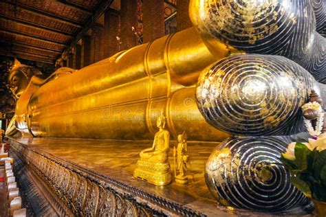 Reclining Buddha S Feet in Wat Pho Editorial Photography - Image of ...