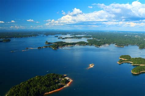 Boating on Lake Lanier: Rules, Locations & Things to Do | Boatsetter