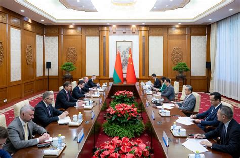 Cancilleres De China Y Bielorrusia Conversan En Beijing