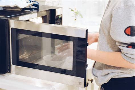 Tips for Using an RV Microwave Convection Oven and Which One Is Best