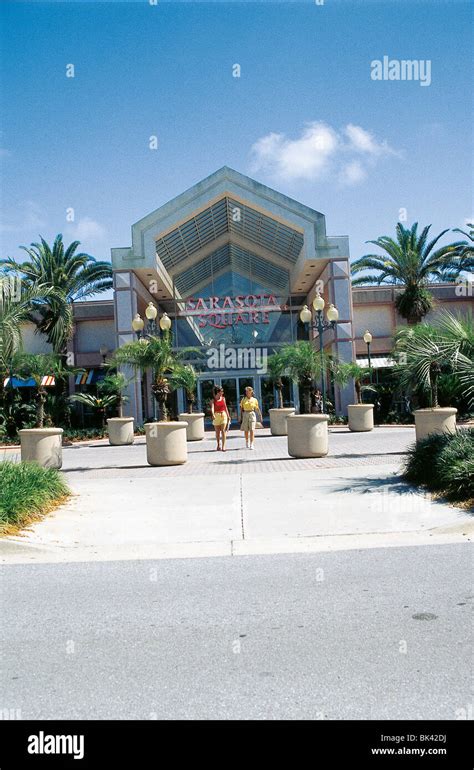 Entrance To The Sarasota Square Mall Hi Res Stock Photography And
