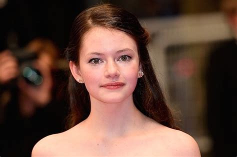 The Girl Who Played Renesmee Cullen Is Looking All Glam At Cannes And ...