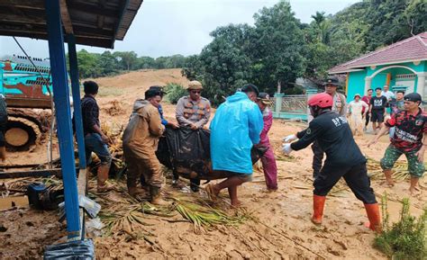 BNPB Konfirmasi Korban Meninggal Di Bencana Longsor Natuna 11 Orang