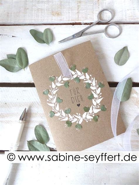 DIY Bastelidee für Post Selbst gemachte Postkarte mit Kranz