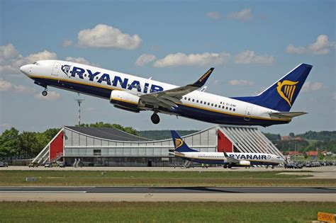 Ryanair Bietet Ab Memmingen Neue Ziele An