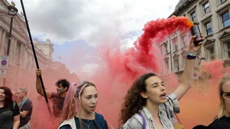 Thousands Protest Brexit In London