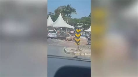 Vigilante Baleado Na Cabe A Por Pm Em Frente A Cart O Postal De Belo