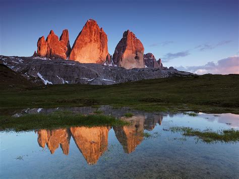 tre cime  lavaredo cliffs canyon