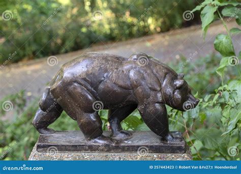 Side View Statue Lopende Bruine Beer At Amsterdam The Netherlands 7 9