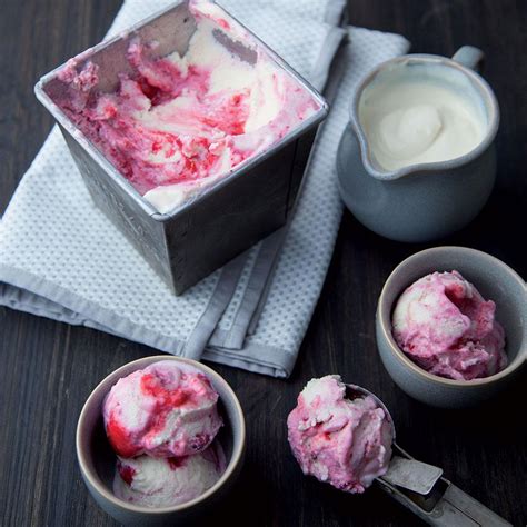 Recette Glace Au Yaourt Et Framboise Cuisine Madame Figaro