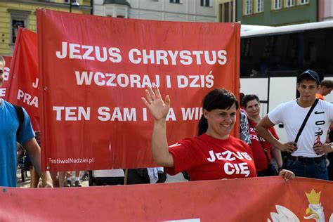 Marsz dla Jezusa przeszedł przez Wrocław Miało iść 300 osób ale