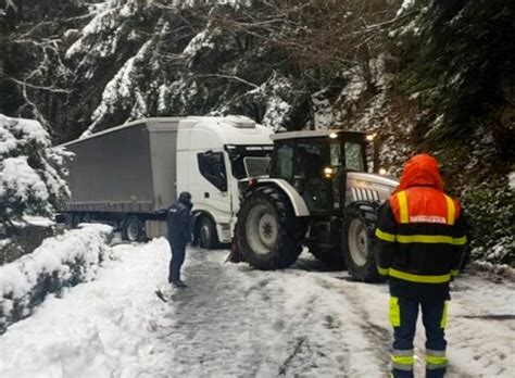 Emergenza neve nelle Serre Vibonesi viabilità compromessa Calabria