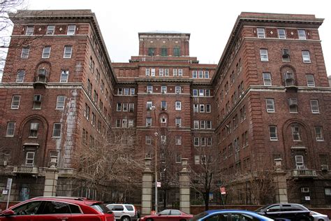 The Creepiest Hospital Grounds in Manhattan (Arkham Asylum in NYC ...