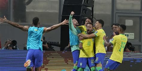 Man Of The Match Peru Vs Brasil Marquinhos Bola Net