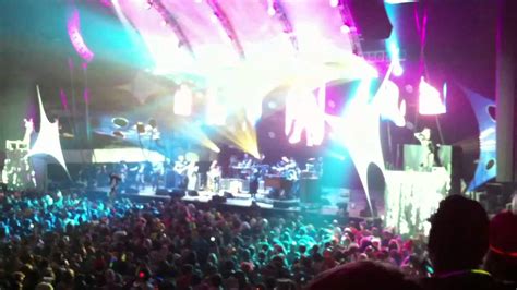 String Cheese Incident Groove Is In The Heart Hulaween