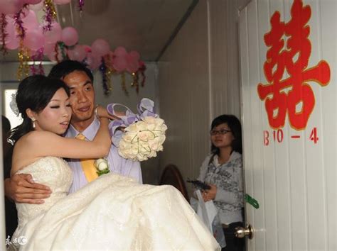 我結婚朋友隨五百，他結婚我隨了一千，隨禮時另外一個朋友說話了 每日頭條