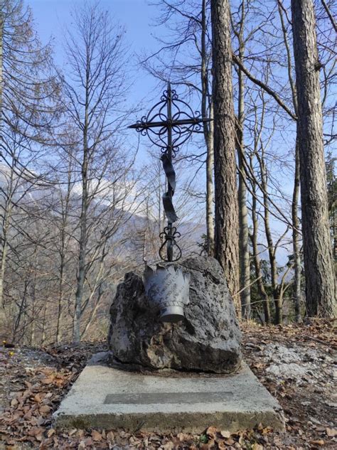 Croce in memoria dei Partigiani Caduti Località Stabie Lorenzago di