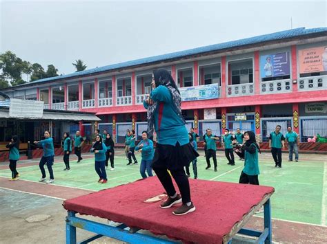 Jumat Sehat Petugas Dan Warga Binaan Senam Bersama Kumparan