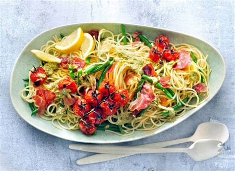 Spaghetti Met Ricotta Pestosaus Krokante Ham Recept Allerhande