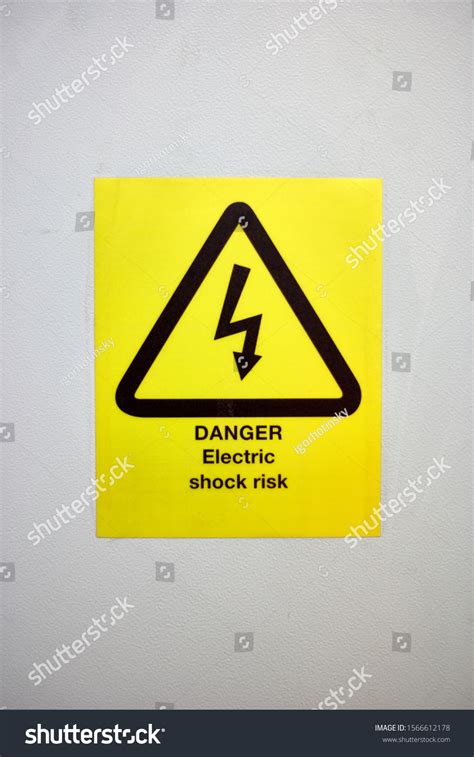 Yellow Danger Electric Shock Sign Lightning Stock Photo 1566612178 ...