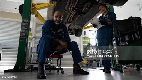 Tradesperson Home Photos and Premium High Res Pictures - Getty Images