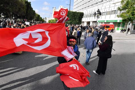 Tunisie Arrestation Dun Ex D Put Critique Du Pr Sident Apr S Sa