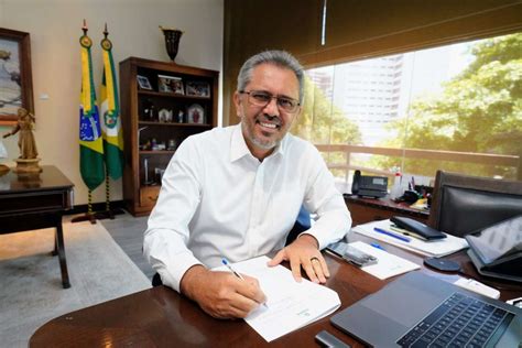 Governador Elmano De Freitas Sanciona Lei Para Facilitar O Acesso A