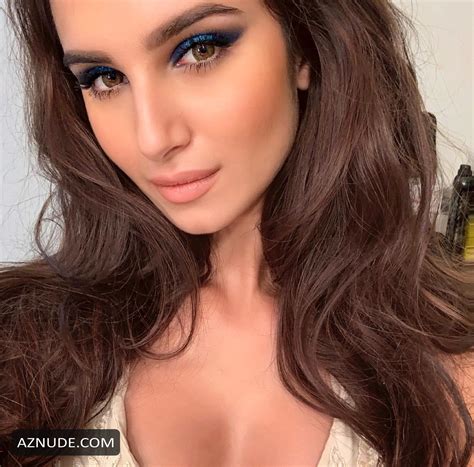 Tara Sutaria Hot Pics Collection May AZNude