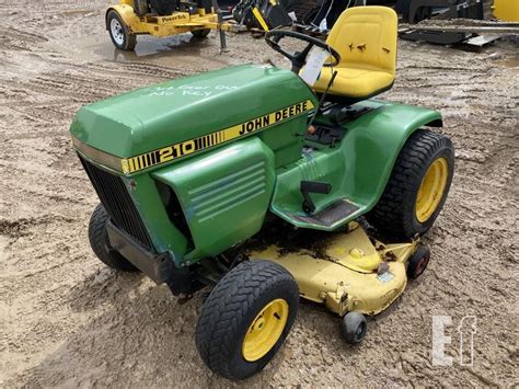 JOHN DEERE 210 LAWN TRACTOR | Online Auctions | EquipmentFacts.com