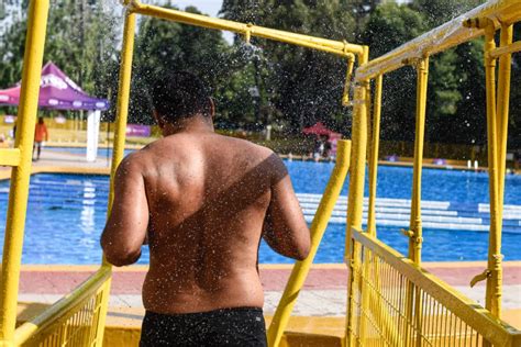 Descubre C Mo Mantener A Tus Hijos Seguros En La Piscina Este Verano