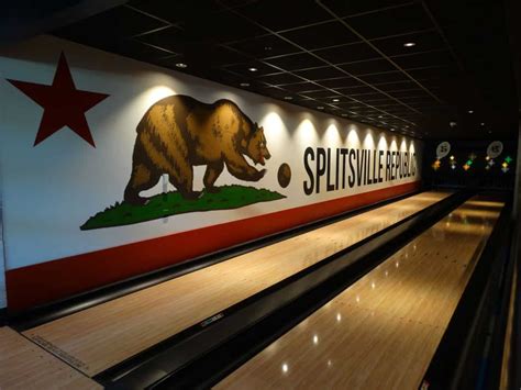 Video Goofy Helps Splitsville Luxury Lanes Anaheim Bowling Alley Host