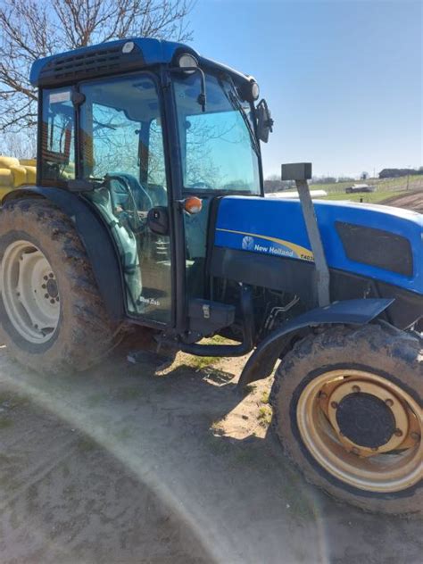 Traktor New Holland T4030