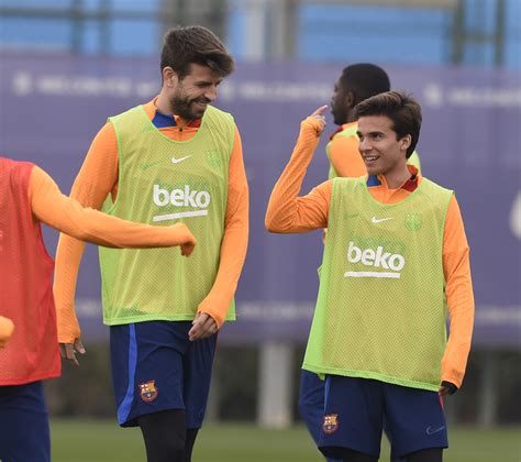 Barcelona Riqui Puig Dedica Un Sentido Mensaje A Piqué Con Una Fuerte