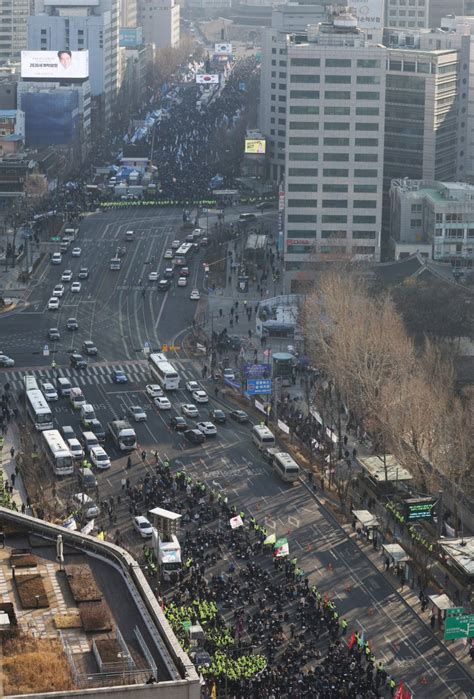 뉴스1 Pick 이태원 참사 100일 앞둔 유족 서울광장에 분향소 설치 파이낸셜뉴스