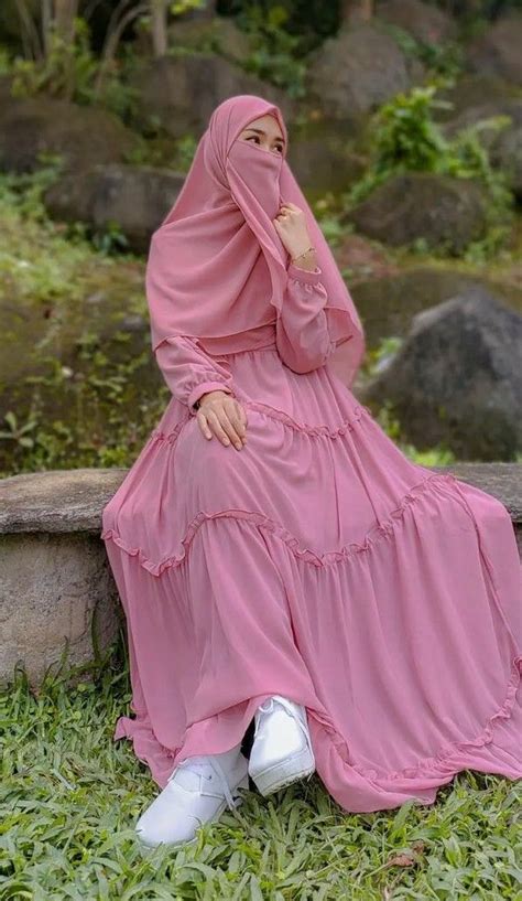 Pin By Arifin On Hijab Anggun Abayas Fashion Hijab Fashion Hijab Trends