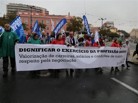 Milhares De Professores Na Manifesta O Dos Trabalhadores Da