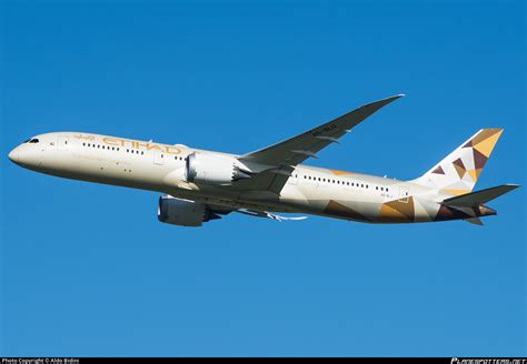 A Blu Etihad Airways Boeing Dreamliner Photo By Aldo Bidini Id