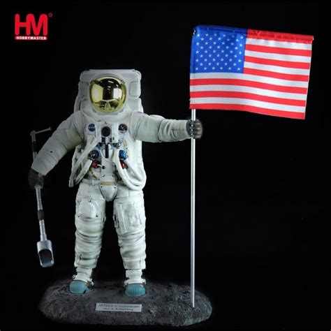 Hobby Master 1 8 First Man On The Moon Neil Armstrong Apollo 11