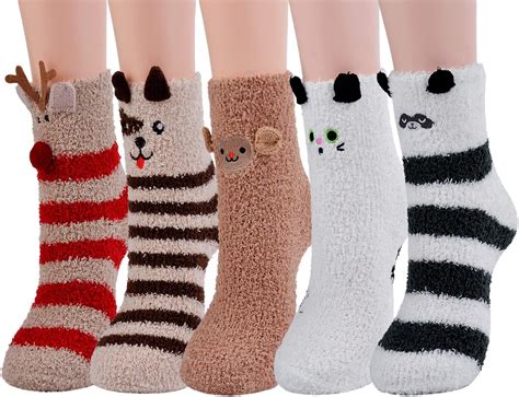 Zoylink Christmas Fuzzy Socks Xmas Cozy Slipper Socks Winter Warm Thick Home Socks For Women