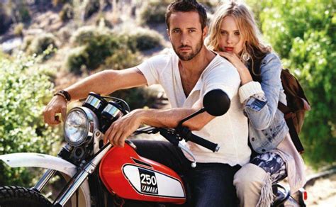 Whole Lotta Hot Alex O Loughlin Alex Cosmopolitan Magazine