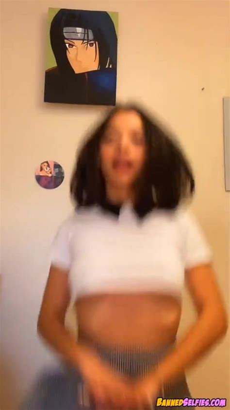 Evelyn Sexy Babe Strips Bannedselfies