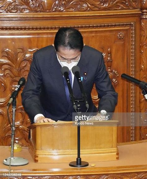 Japanese Prime Minister Fumio Kishida Apologizes Over The Resignation