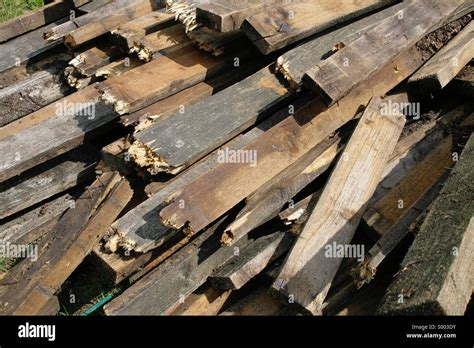 Broken Wood Plank Hi Res Stock Photography And Images Alamy