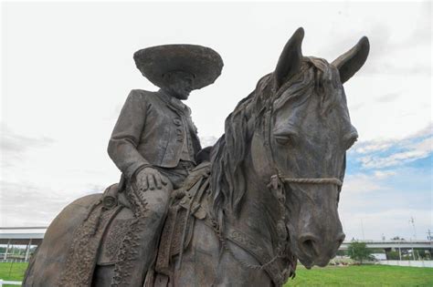 PoluxWeb El legado de Vicente Fernández continúa con nuevo álbum