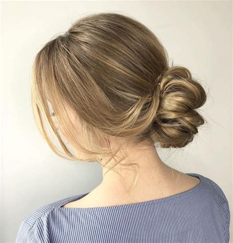 Hairstyle For High Neck Dress