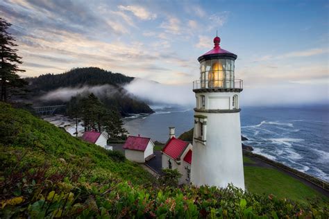 Visit Heceta Head Lighthouse | Oregon Coast & Ocean Views